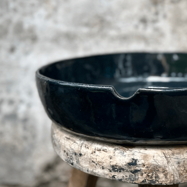 Schaal donker blauw diep 