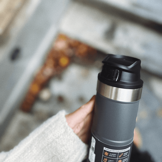 Stanley Trigger-Action Travel Mug 0,35L Charcoal 
