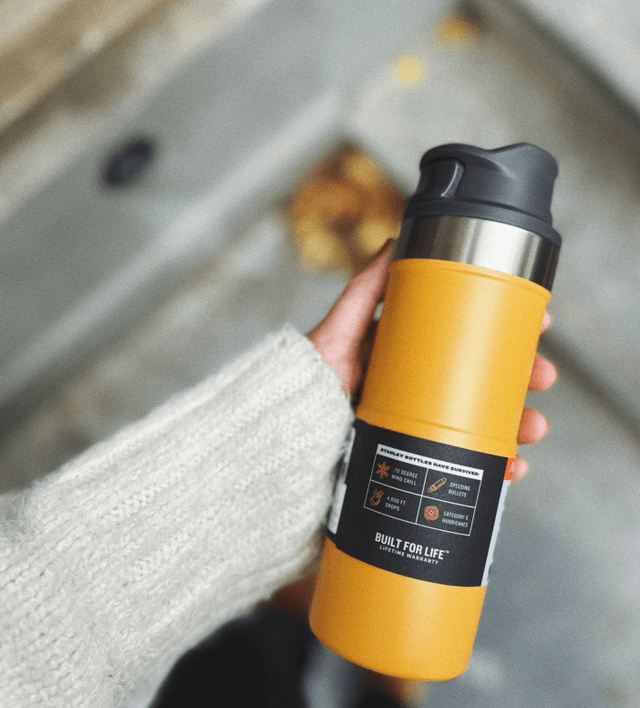 Stanley Trigger-Action Travel Mug 0,35L Saffron