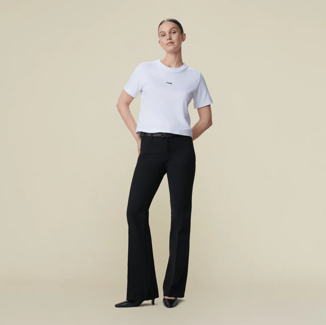 Lois Jeans Cherry Tee Lois Center - Cropped Tee White Black Logo