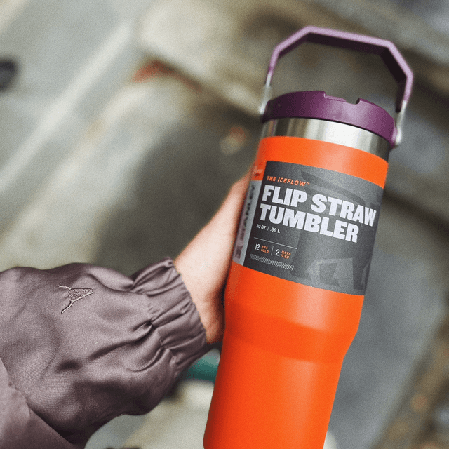 Stanley IceFlow™ Flip Straw Tumbler 0.89L Tigerlilly Plum