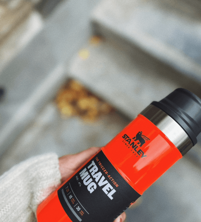 Stanley Trigger-Action Travel Mug 0,47l Blaze Orange 