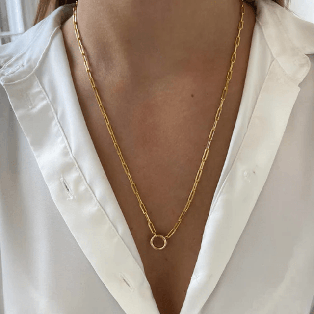 Base Medium Oval Necklace 