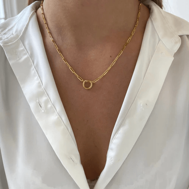 Base Medium Oval Necklace 