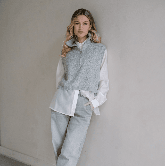 LoiraA5 knitted waistcoat Light Grey