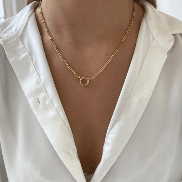 Base Medium Oval Necklace 